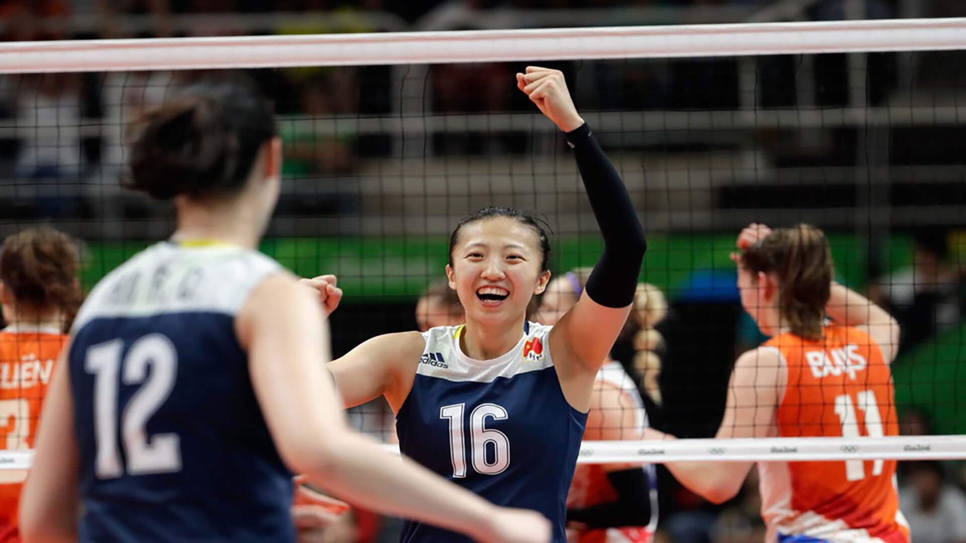 世界杯2026-王座之侧，唯余一战，当IG的荣光在决赛舞台上彻底点燃JDG的黄昏